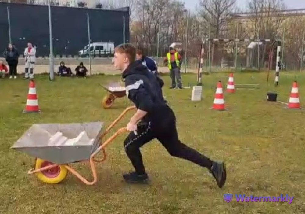 wyścig z taczką na czas