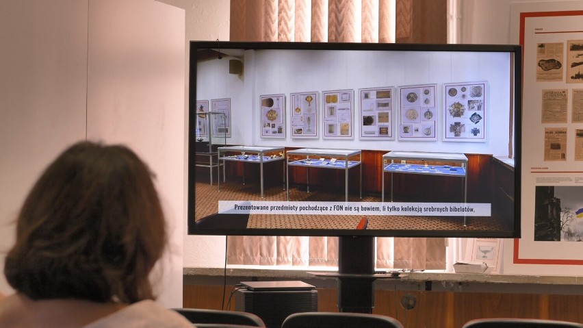 Projekcja-filmu-rozpoczynajacego-wizyte-w-Instytucie-Polnocnym-w-Olsztynie