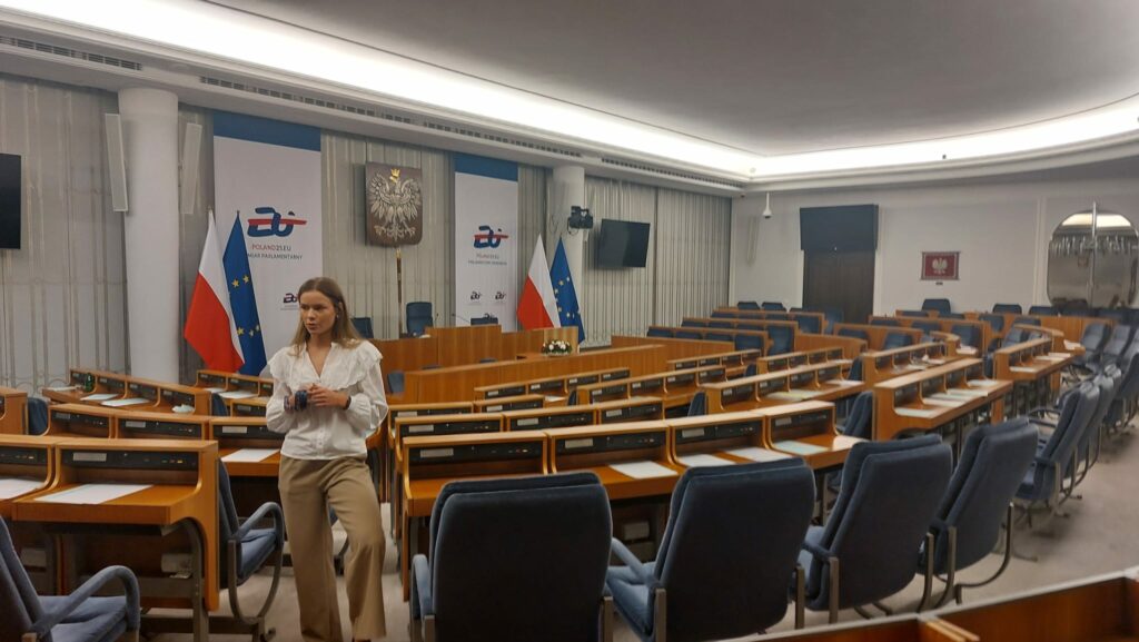 uczniowie zsb w sejmie i senacie - na sali obrad