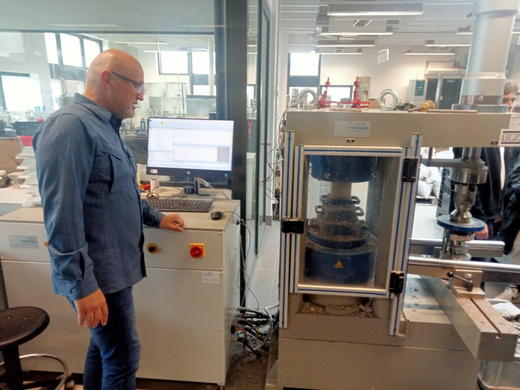 Zwiedzanie laboretorium TPA w Pruszkowie (1)