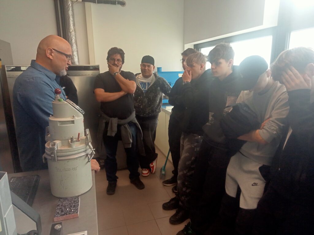 Zwiedzanie laboretorium TPA w Pruszkowie (1)