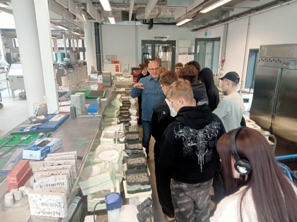 Zwiedzanie laboretorium TPA w Pruszkowie (1)