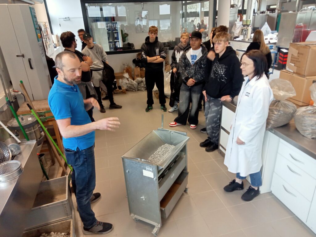 Zwiedzanie laboretorium TPA w Pruszkowie (1)