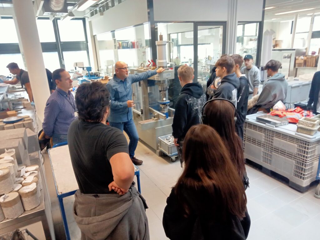 Zwiedzanie laboretorium TPA w Pruszkowie (1)