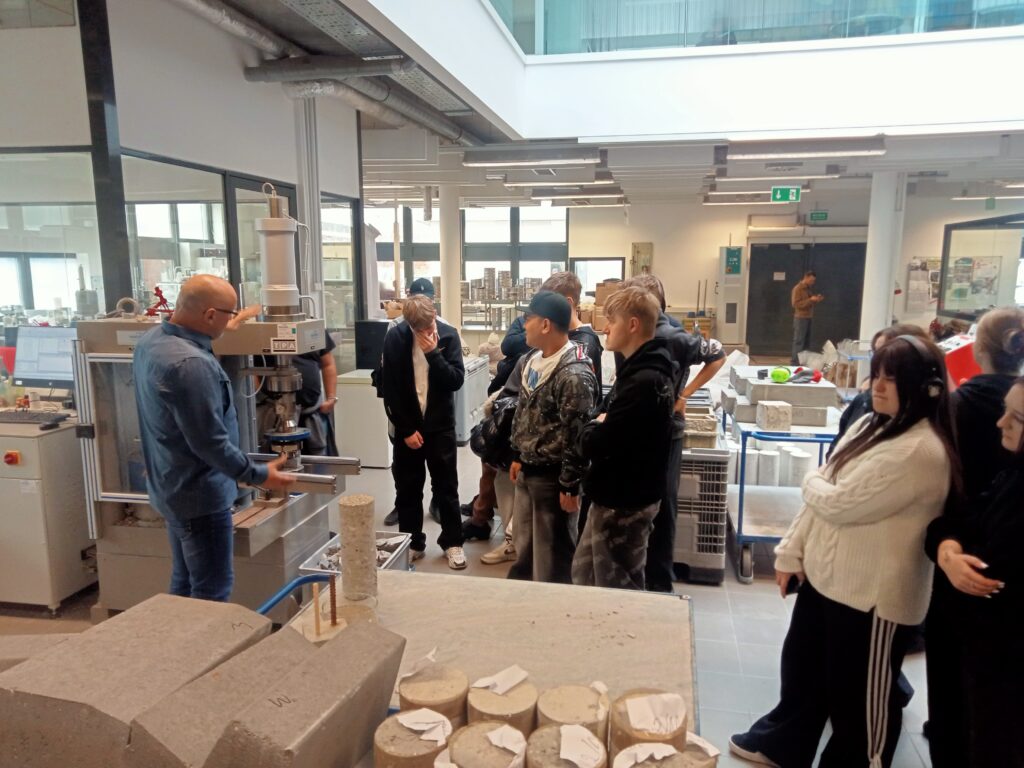 Zwiedzanie laboretorium TPA w Pruszkowie (1)