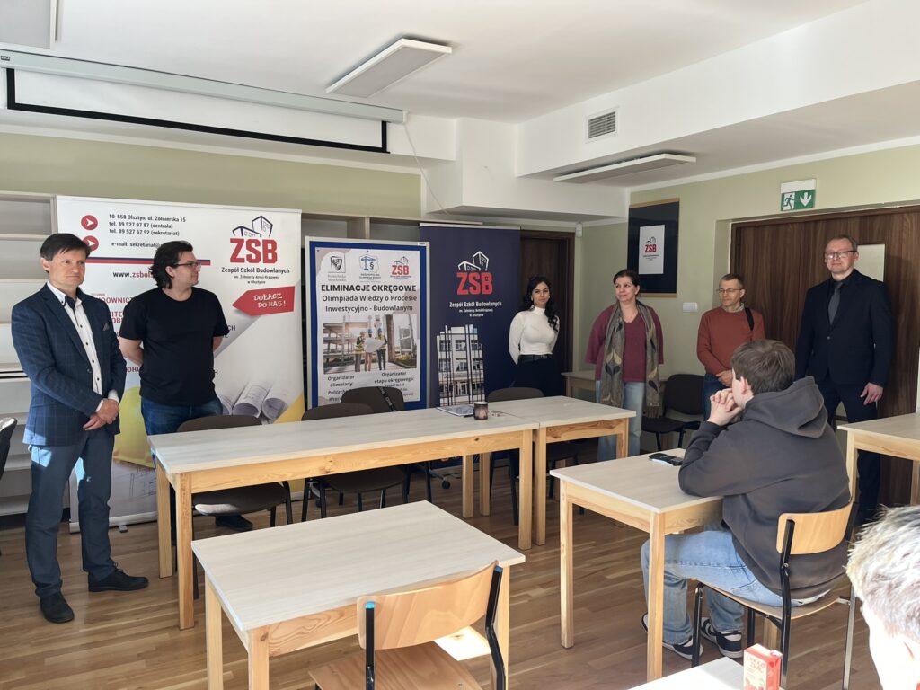 Rozpoczęcie olimpiady przez Zespół Nadzorujący oraz opiekunów uczniów i organizatora